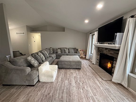 5th image of 3404 Vail St