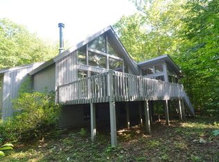 409 Moberg Rd, Becket, MA 01223