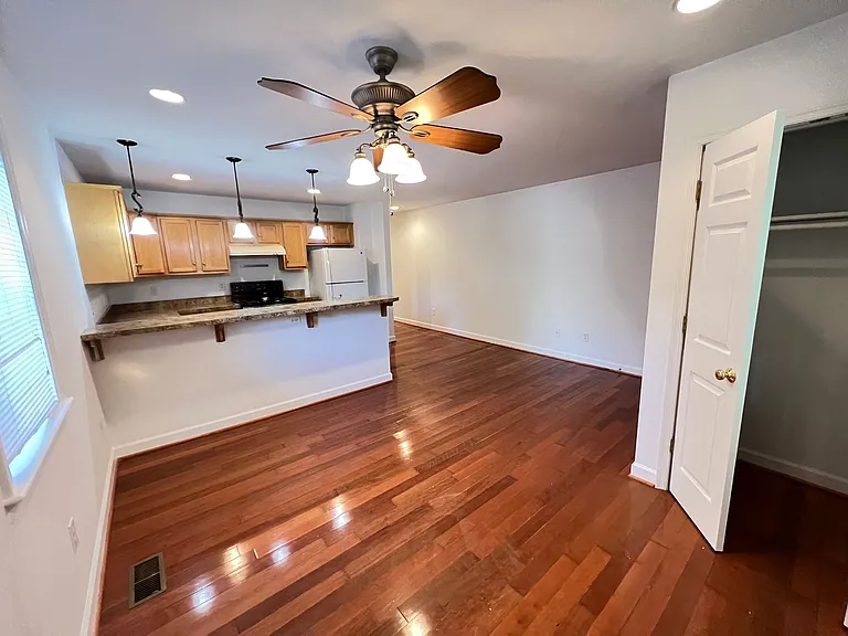 702 Delevan St — Photo 3