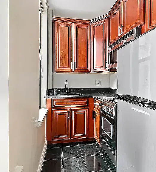 150 W 47th St #11G — Photo 3