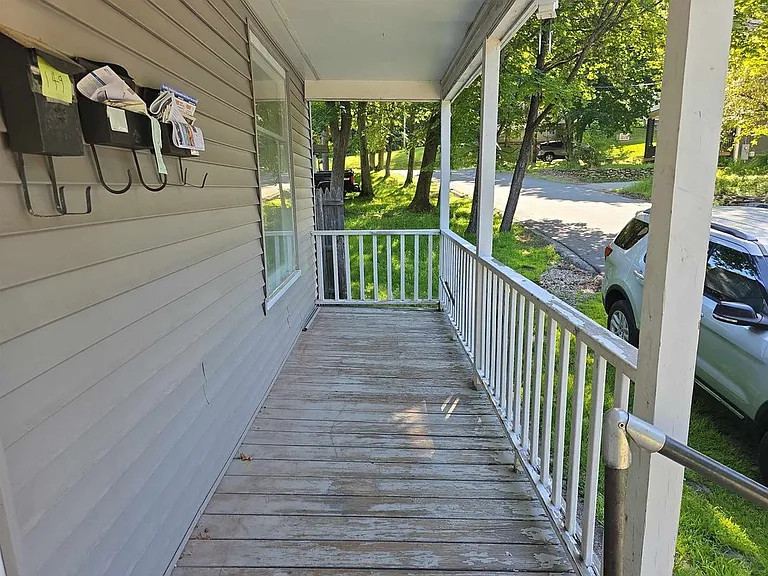 147 Laurel St — Photo 14