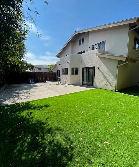 6555 Segovia Rd — Photo 1