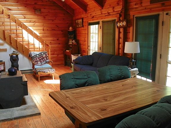 SRL9T All Mountain Rentals Main Living Area