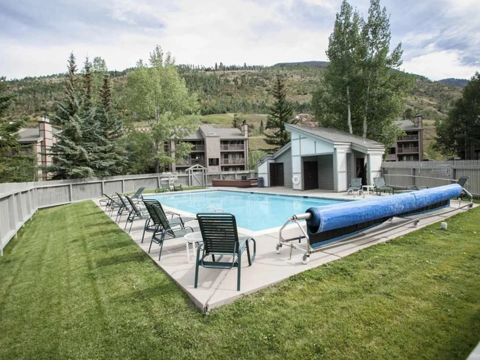 3 bed, 1068 sqft, $4,500 — Photo 3