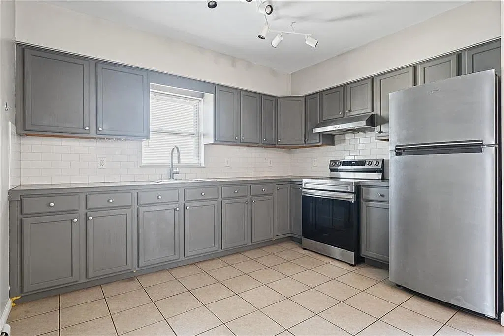 3 bed, 1.0 bath, 1235 sqft, $2,100 — Photo 4