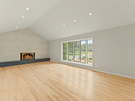 3rd image of 412 Bramble Ln