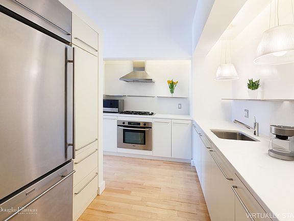 3rd image of 15 Broad St APT 3008