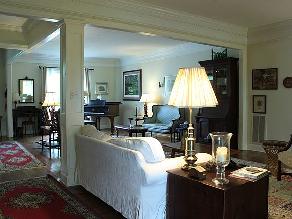 5th image of 812 Shady Bluff Trl