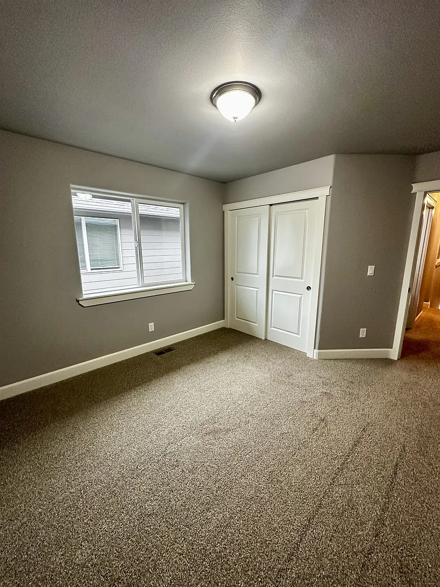 Building Photo - 3752 Peter Ln NE #3752