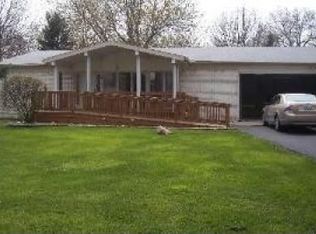 211 Julie Dr, Kankakee, IL 60901