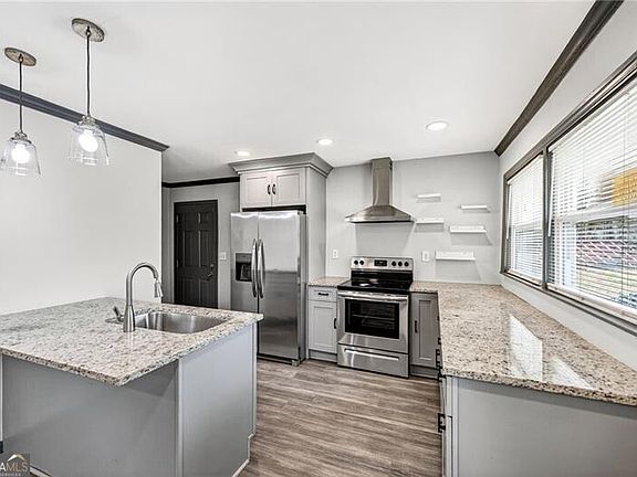 3rd image of 2647 Old Hapeville Rd SW