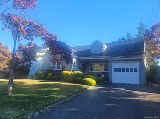113 Sampson Ave, Albertson, NY 11507