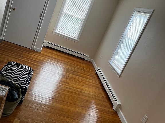 3rd image of 28 South St #28