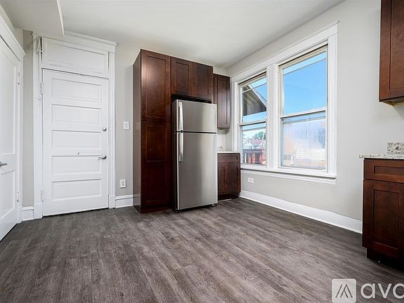 5th image of 3856 S Sacramento Ave Unit 2F