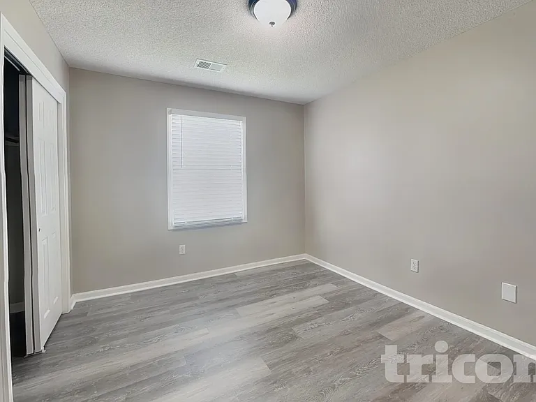 14513 W 138th Ter — Photo 12