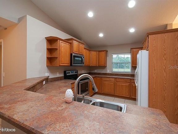 4th image of 5971 NW 17th St