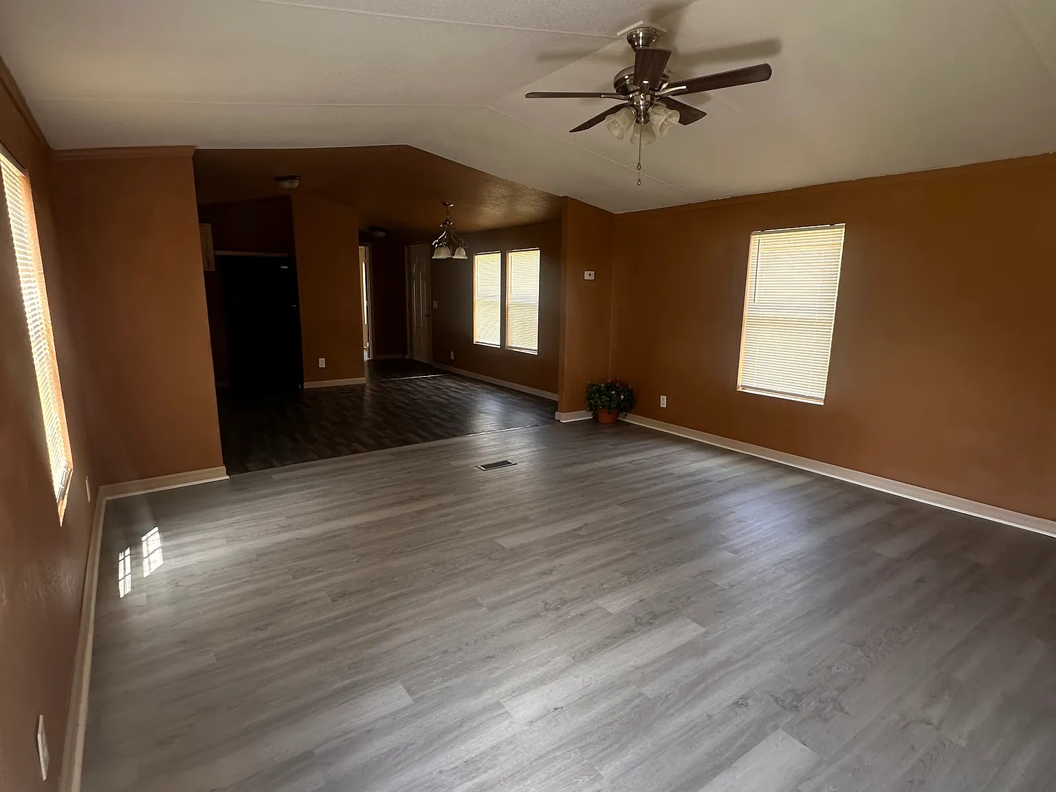 3 bed, 1500 sqft, $1,600 — Photo 3