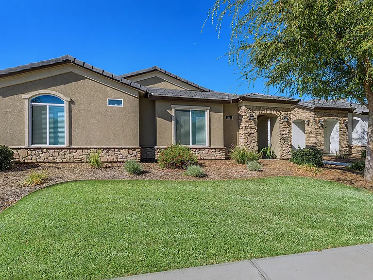 Mira Sol Gardens Rental Homes — Photo 27