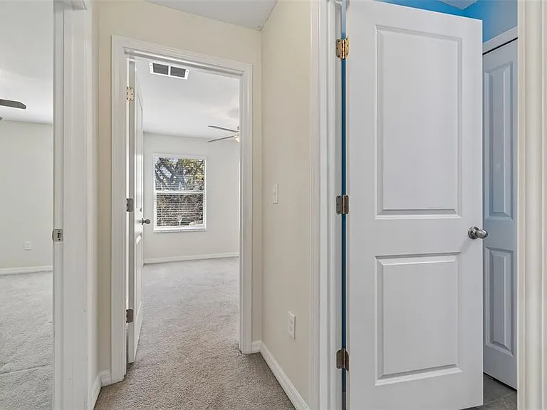 10687 Lake Montauk Dr — Photo 37