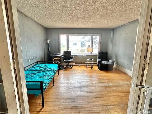 5th image of 226 Park St