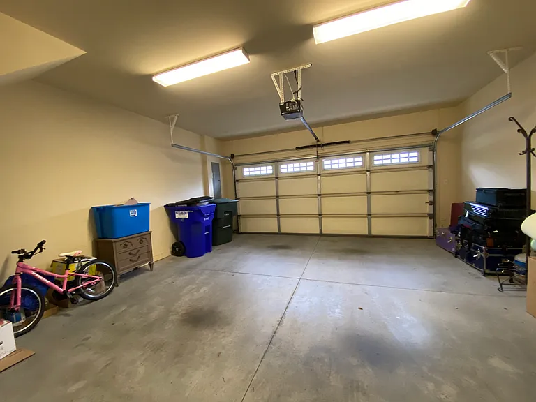 1041 Bolling Ave — Photo 12