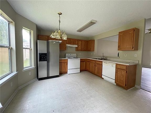 3rd image of 137 S Cherrywood Ln