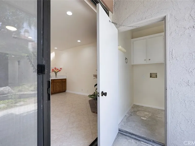 319 Molokai Dr — Photo 18