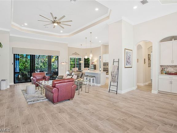 5th image of 2327 Somerset Pl