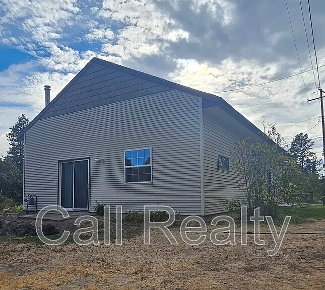 1504 S Latawah St — Photo 2