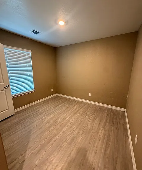 551 Westbend Dr — Photo 6