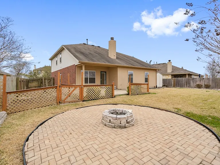 652 Dark Horse Ln — Photo 33