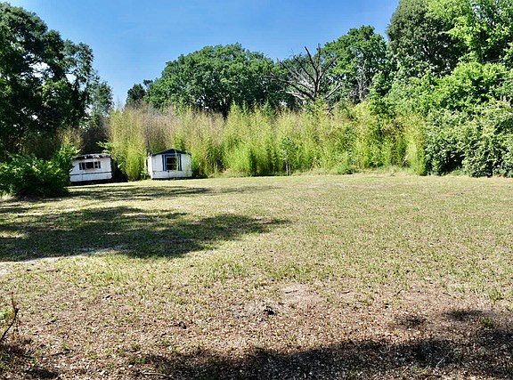 3rd image of 225 County Road 806