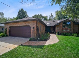 935 Muirfield Ct, Schererville, IN 46375