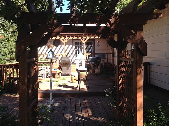 5th image of 702 W Cherry St