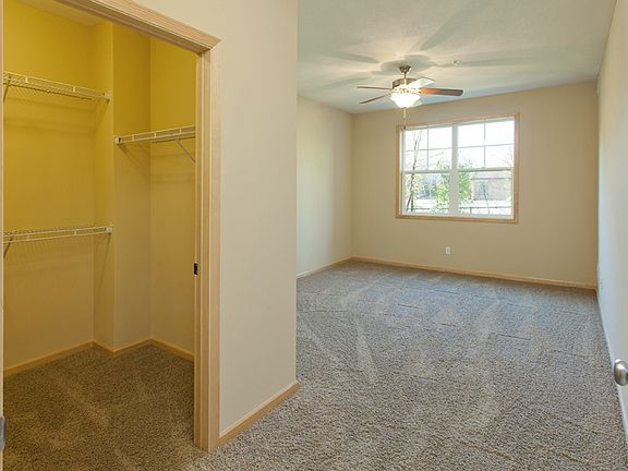 4th image of 185 McCarrons Blvd N APT 301