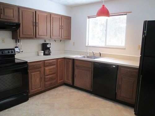 5th image of 1657 Oxford Cir