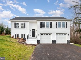 23 Hamilton Rd, Boiling Springs, PA 17007