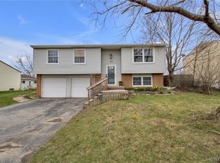 1322 Independence Dr, Derby, NY 14047