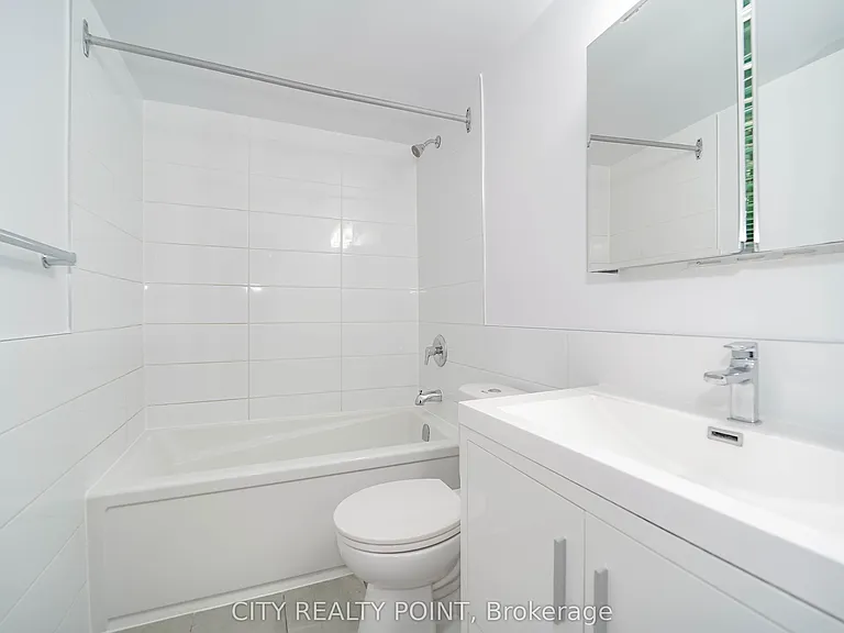 6200 Bathurst St #1408 — Photo 10
