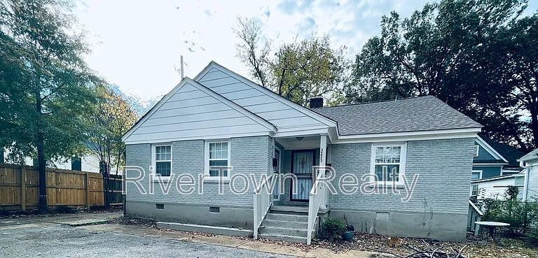 3235 Southern Ave — Photo 1