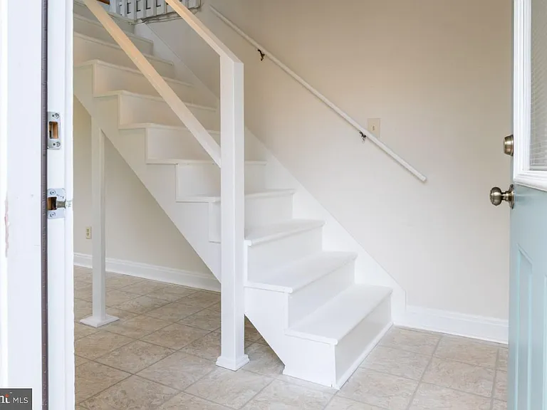2031 Hillside Dr — Photo 33
