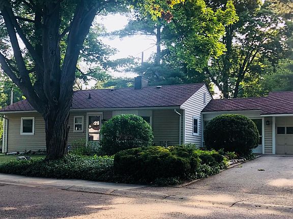3rd image of 1927 Brock Ct