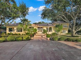 2400 Palmhurst Dr, Palmhurst, TX 78573