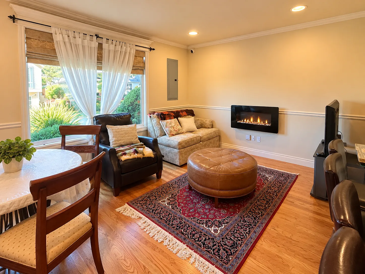 3 bed, 1900 sqft, $4,000 — Photo 4