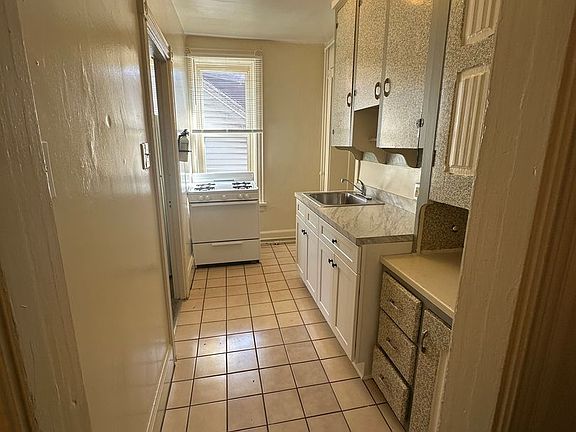 2nd image of 2801-2803 Penbrook Ave #3