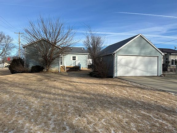 2nd image of 627 12th St
