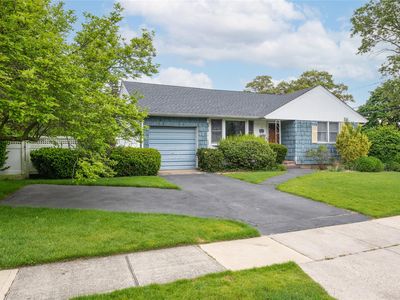 29 Joseph Lane, East Norwich, NY, 11732