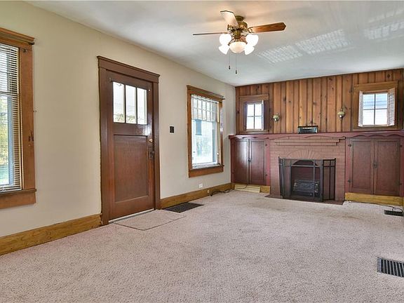 3rd image of 954 W Park Ave
