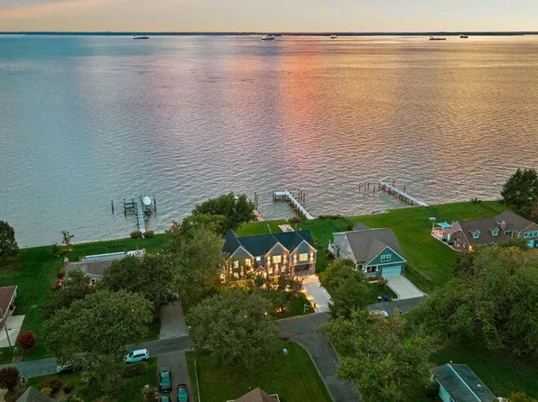 414 Bay Dr, Stevensville, MD 21666