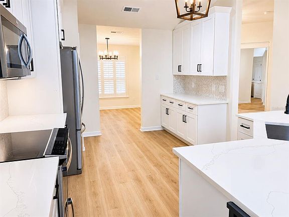 4th image of 825 HAVEN OAK COURT